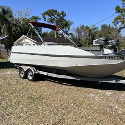 21 Foot tracker fishing and party boat