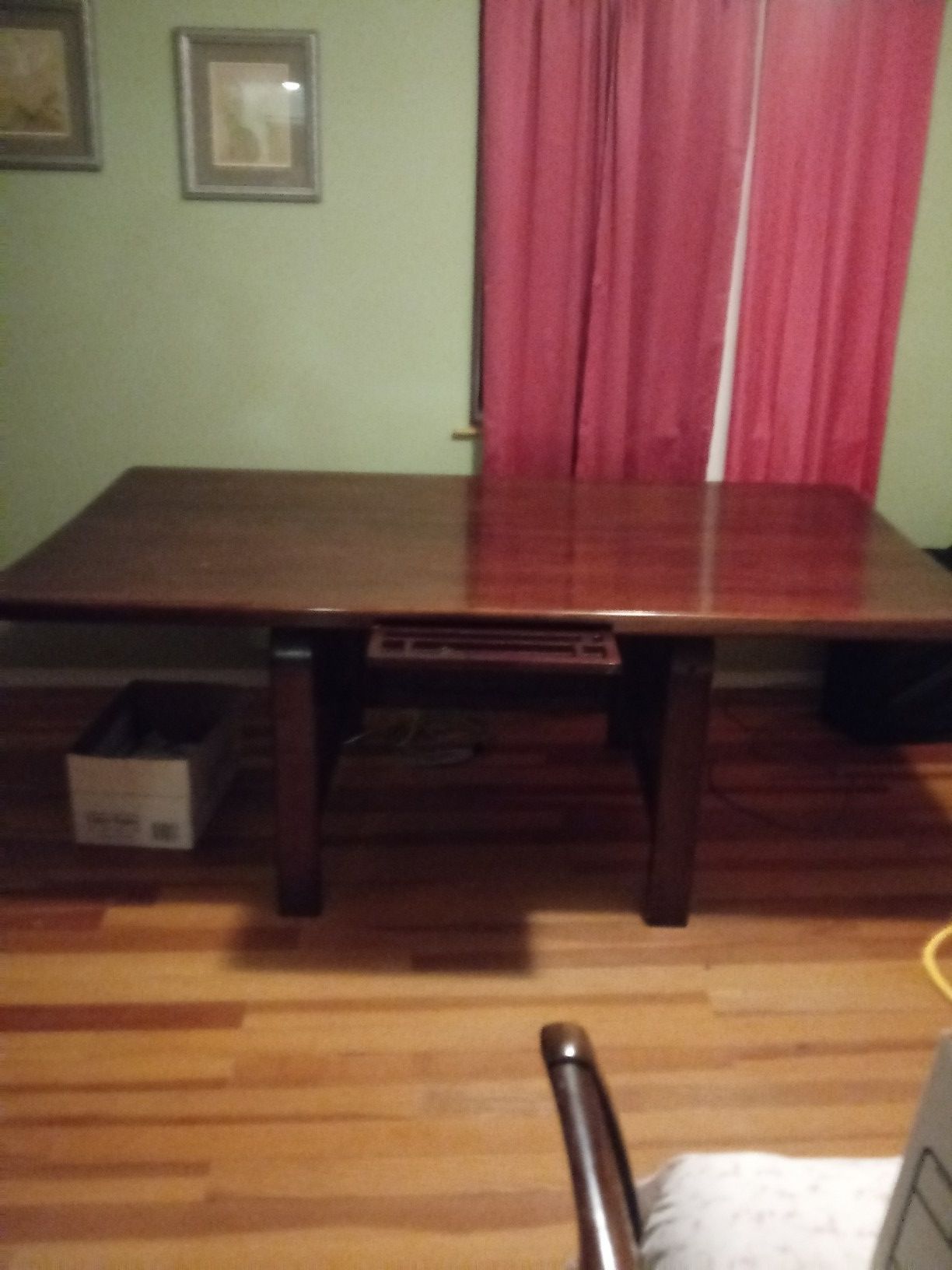 6'6"×42" rosewood desk