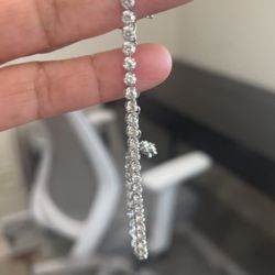 Tennis bracelet