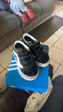 5c vans black and white