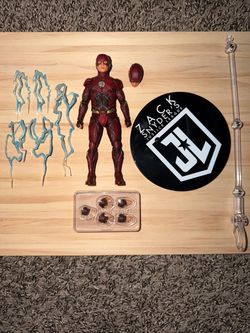 Mezco Flash