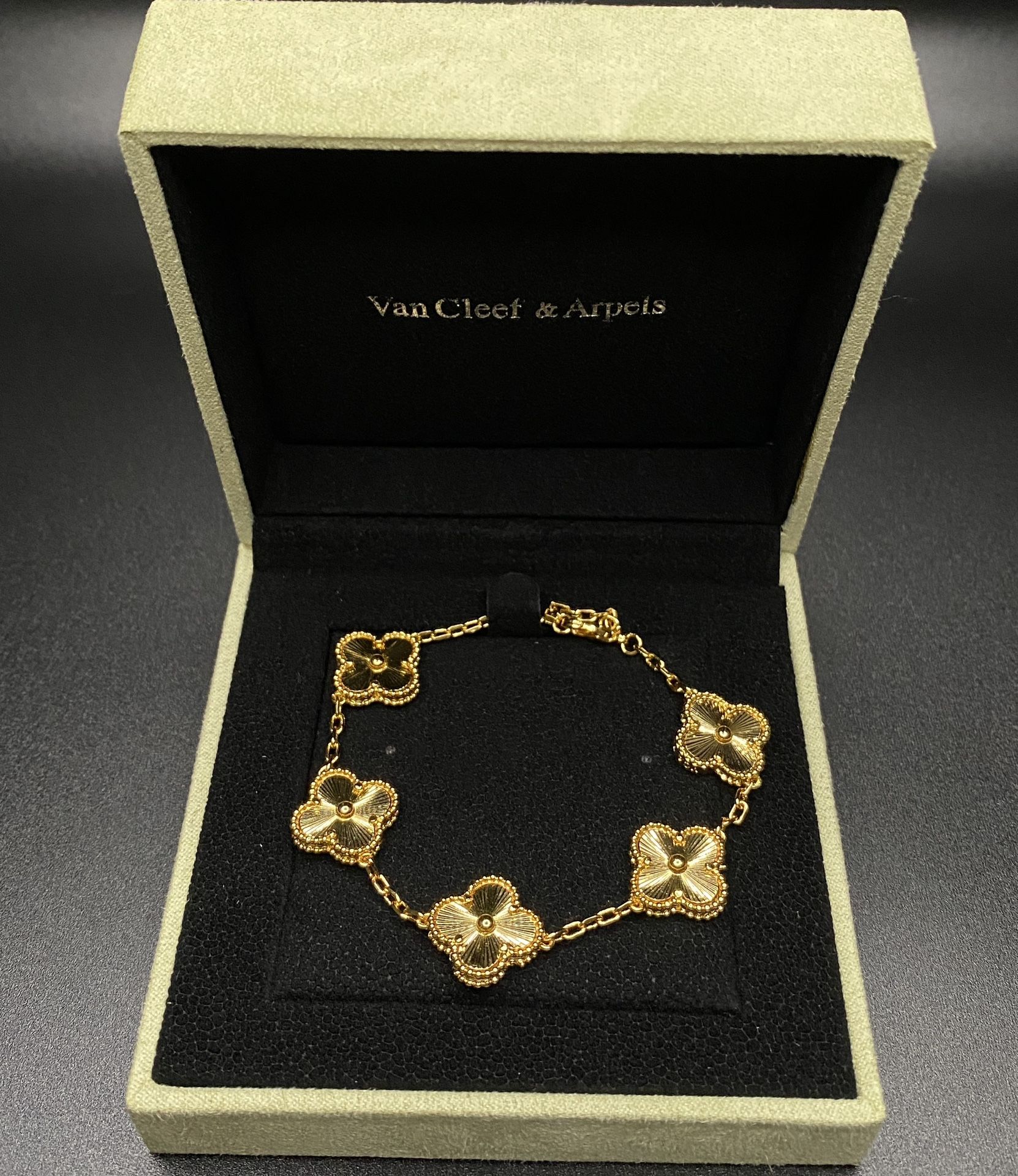 5-Motifs Gold Clover Van Cleef & Arpels
