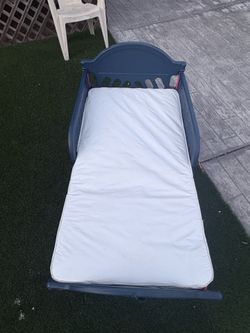 Kids Bed (will take any offer)