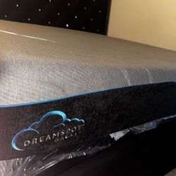 Dream Spot Memory Foam King Sz 