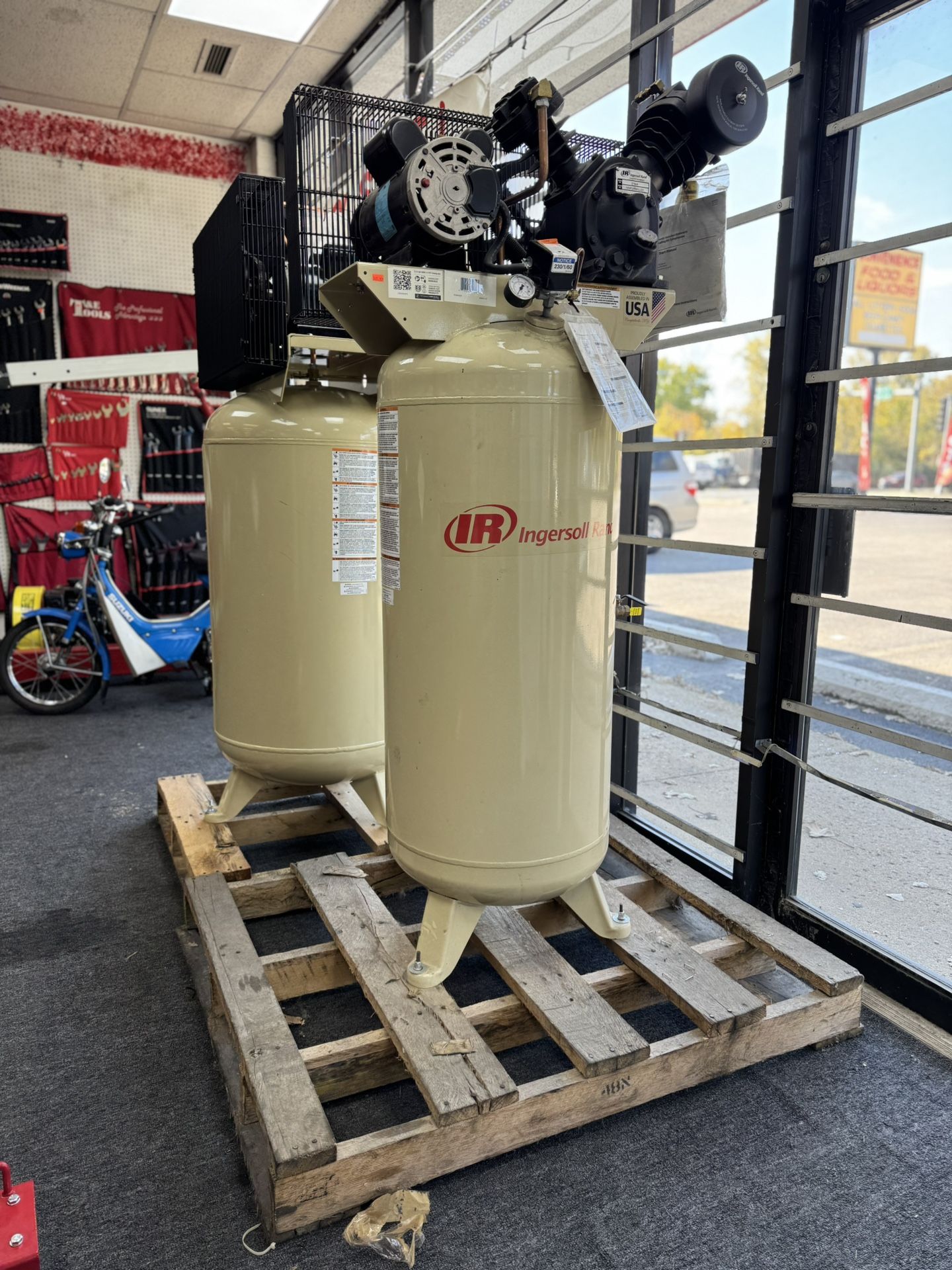 Ingersoll Rand 60 Gallon Compressor 