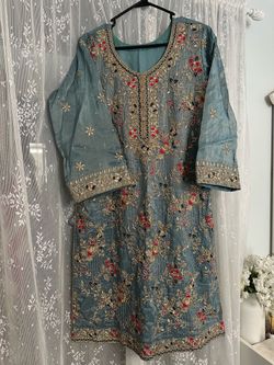 Embroidered Pakistani Salwar Kameez Suit preloved