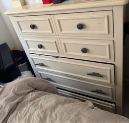Amazing 5 dresser