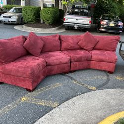 Theater couch Can Deliver 