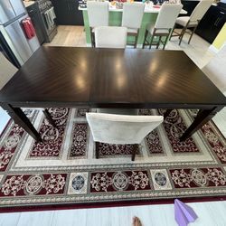 Dining Table With 4 Chairs $100