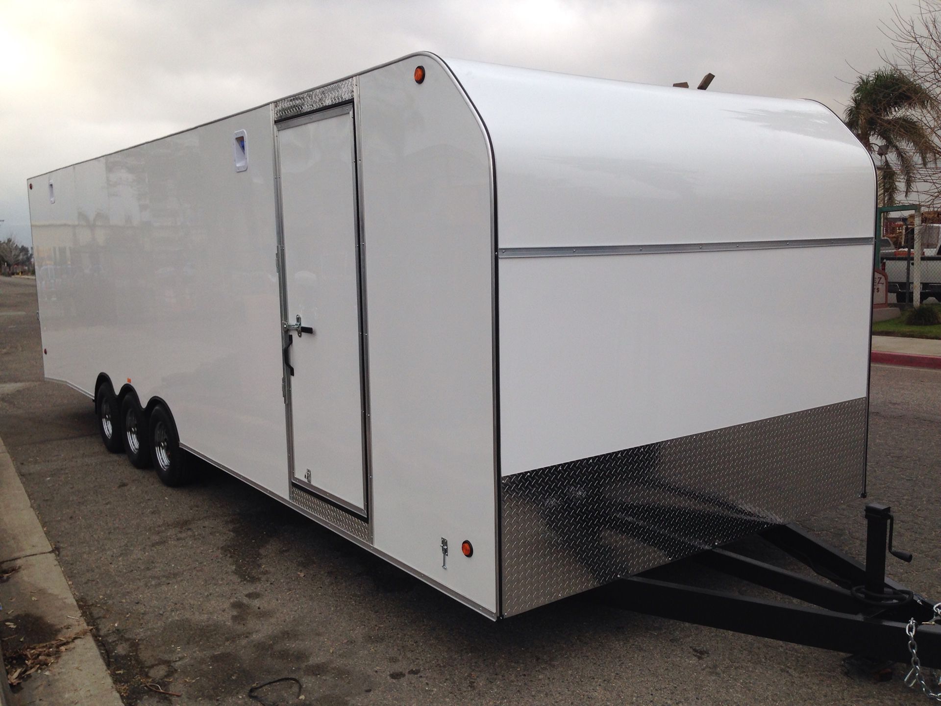 Brand new 8.5x28x7 enclosed trailer