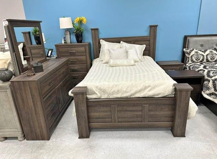 Juararo 5 Piece Queen Panel Bedroom Set ▪️Queen Bed/Dresser/Mirror/Nightstand/Chest ▪️▪️ New ▪️ Delivery and Finance Available