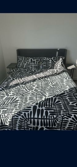 Brand New Queen size Bed with Memory Foam queen size mattress