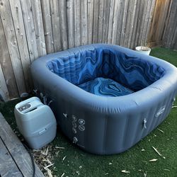 LIKE NEW - Saluspa inflatable Hot Tub - Costco  