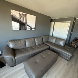 BEAUTIFUL NEW LEATHER COUCHES W OTTOMAN