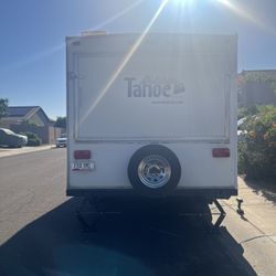 2004 Thor Tahoe Travel Trailer / RV