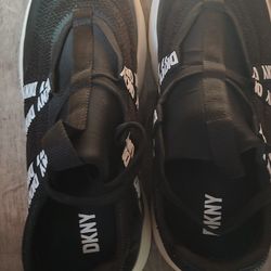 DKNY Women's Nash Slip-on Sneakers Shoes Black White Size 10