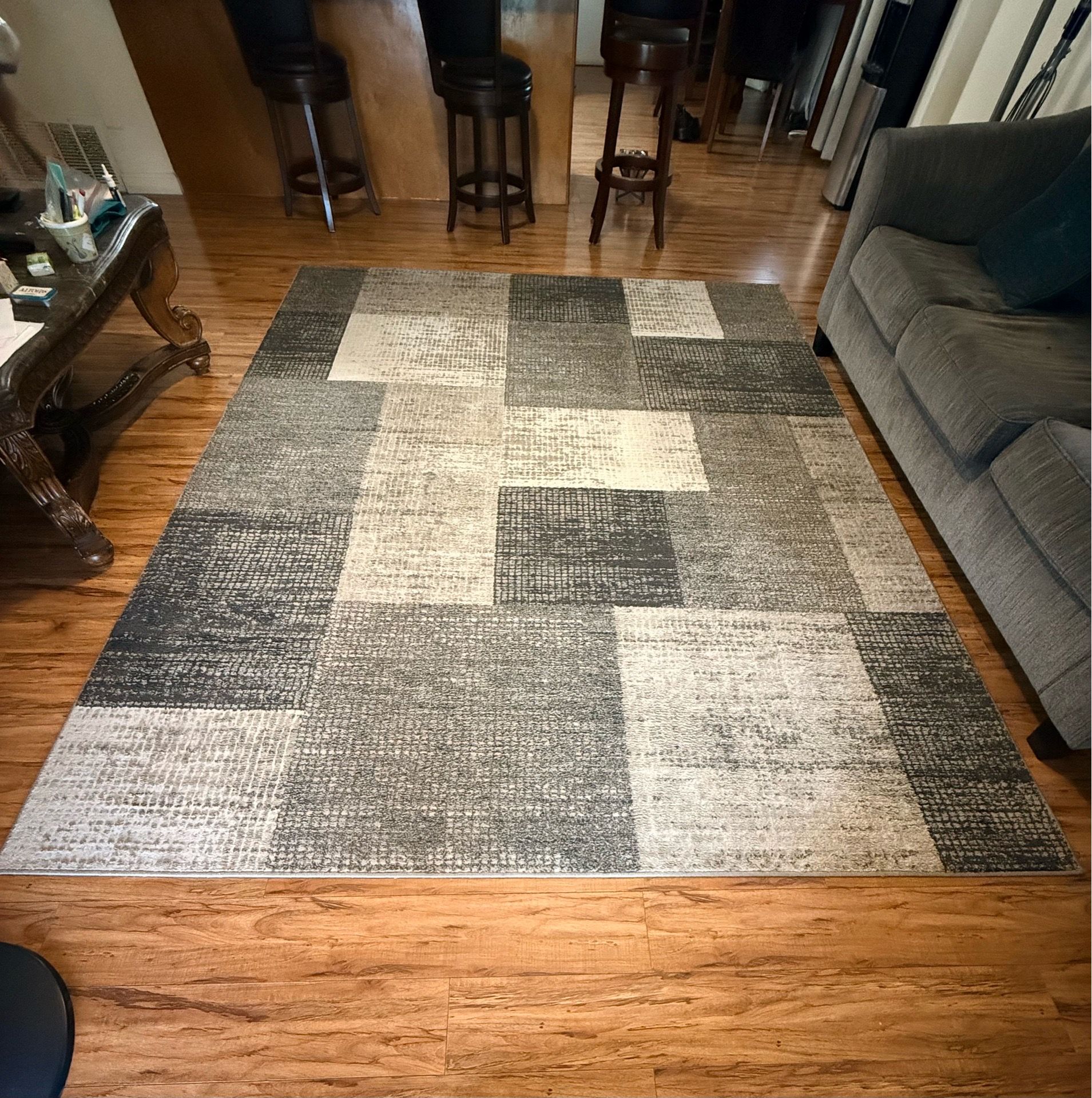 Paramount Gray 7 ft. x 10 ft. Geometric Area