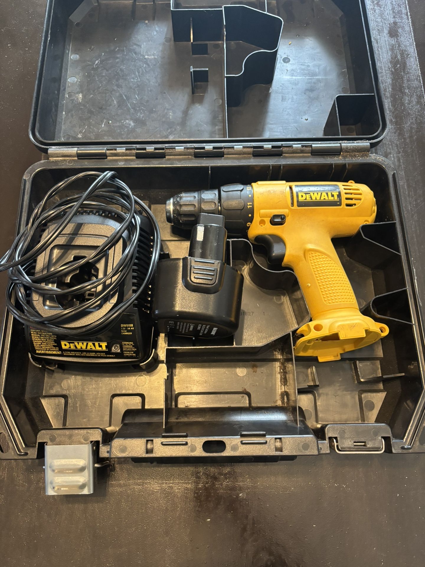 Dewalt DW926 Cordless Drill/Driver (9.6V)