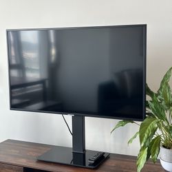 Samsung 43" Smart TV - Excellent Condition