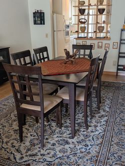 Dining set. Table with 6 chairs