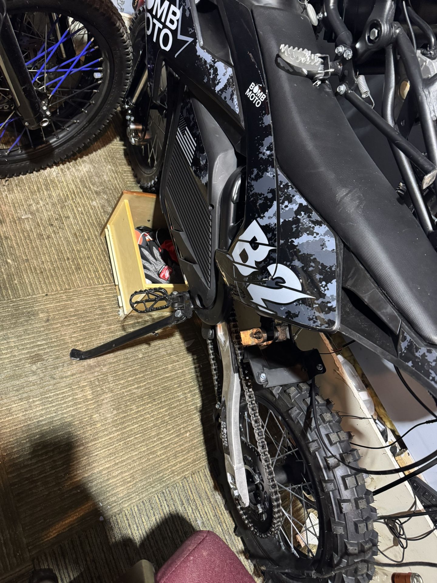 B2 Bomb Moto