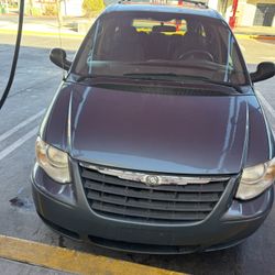 2006 Chrysler Town & Country