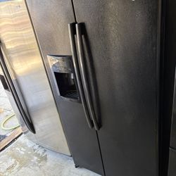 GENERAL ELÉCTRIC CONDITION REFRIGERATOR BLACK 36 INCHES ENFRIA CONGELA BIEN  