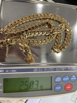 10K Gold Cuban Link Chain 24” — 250.3g