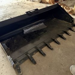 80” Loader Bucket (NEW)