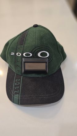 A 2000 Coutdown Hat
