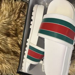 Gucci Flip Flop Sz 44,