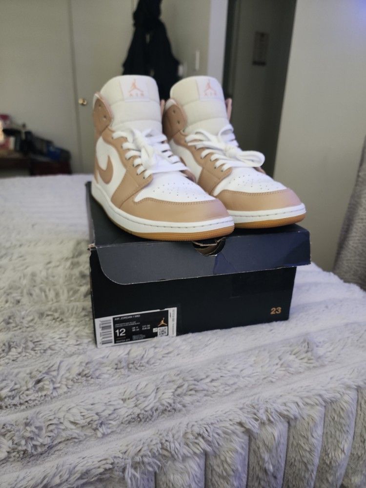 JORDAN 1 MID ~ SIZE 12