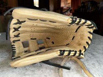 SSK GLOVE