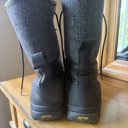 Uggs Australia Snow Boots
