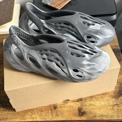 adidas Yeezy Foam RNR MX Granite Size 12