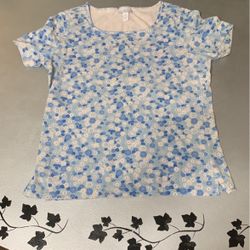Women’s Top (size M)