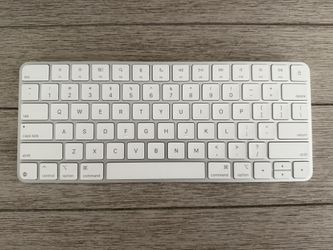 Apple Magic Keyboard (2nd Gen) - Like New