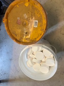 Chlorine tablets