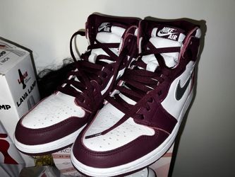 AIR JORDAN 1 RETRO HIGH OG 'BORDEAUX'