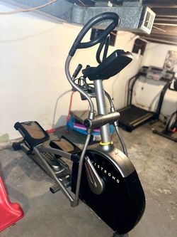 Livestrong LS13.0E Elliptical Machine (Does Not Power On - For Repair or Parts)