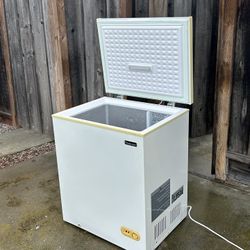 Used 5.0 Cu Ft Compact Chest Freezer