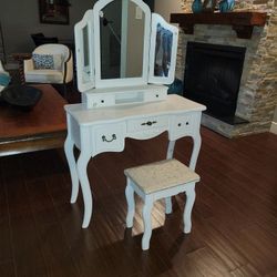 Vanity Kids Princess White Solid Wood