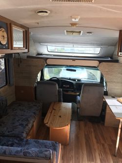 24 FT jamboree RV