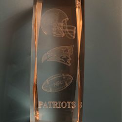 Glass / crystal with sports teams pictures inside