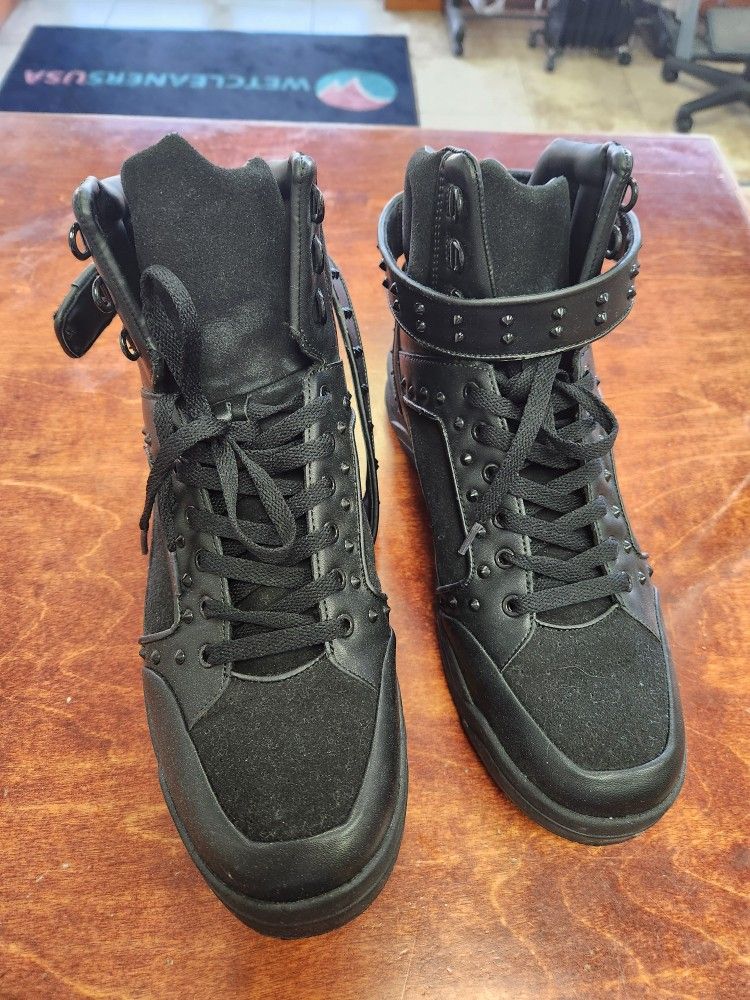 Mens Boots  Size 10