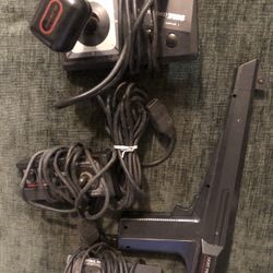 Original Sega Light Phaser & 3 Controllers