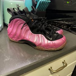 Pink foams size 9 clean no box