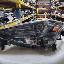2017 - 21 - MAZDA CX5 - LEFT- HEADLIGHT 
