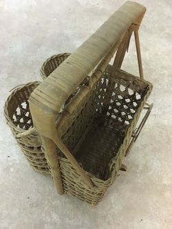 Wine-lunch wicker carrier