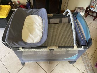 Graco Pack ‘n Play with Changing Table